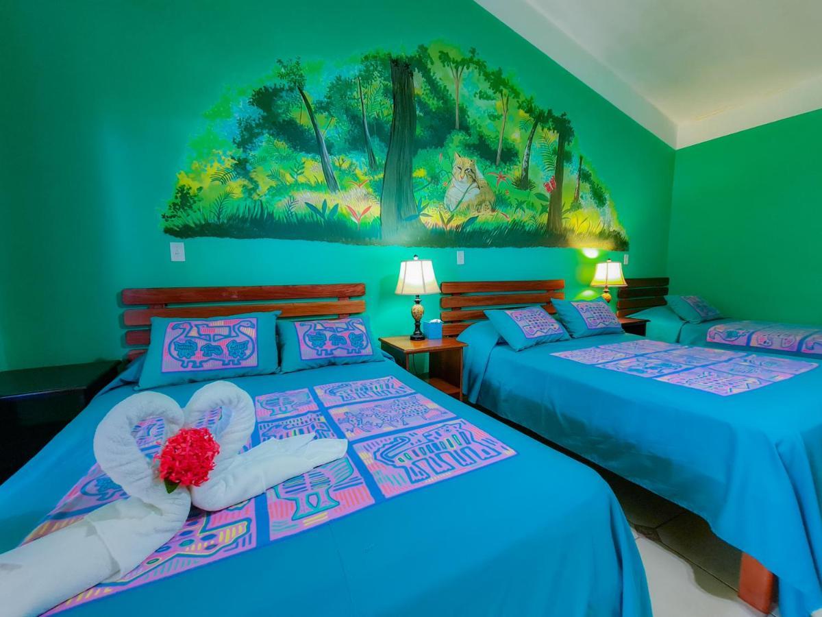 Las Lajas Beach Resort Exteriör bild