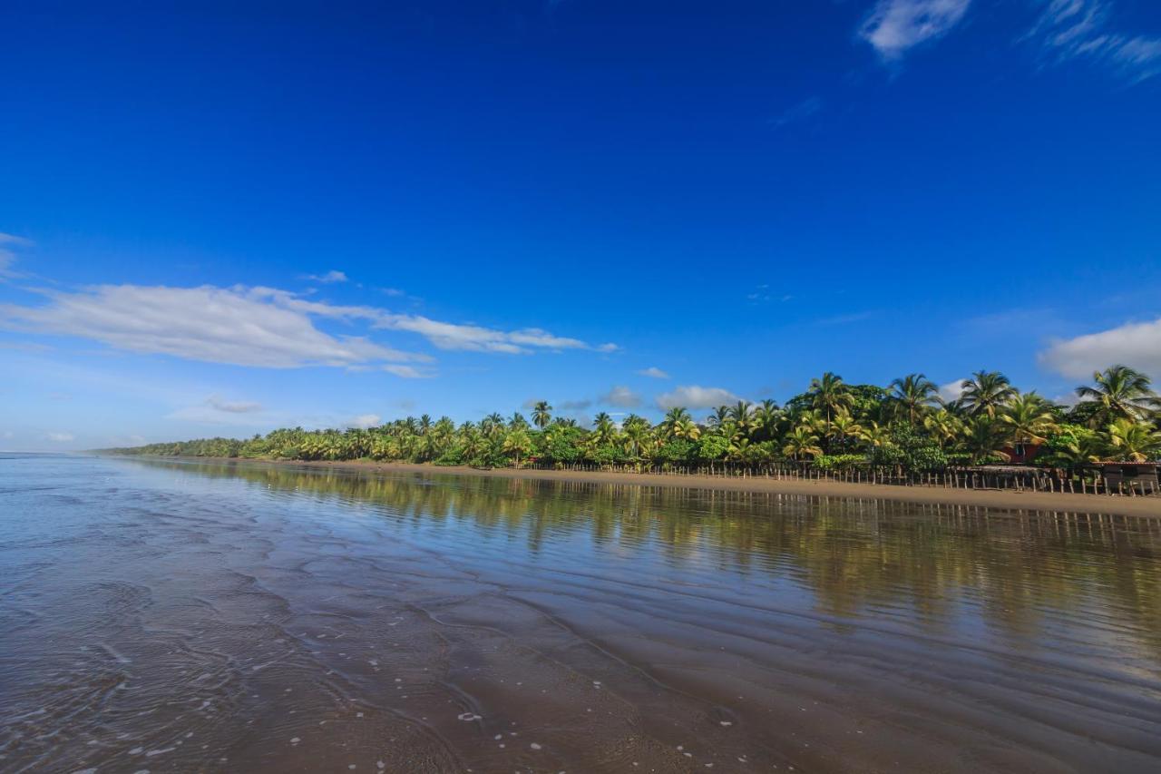 Las Lajas Beach Resort Exteriör bild