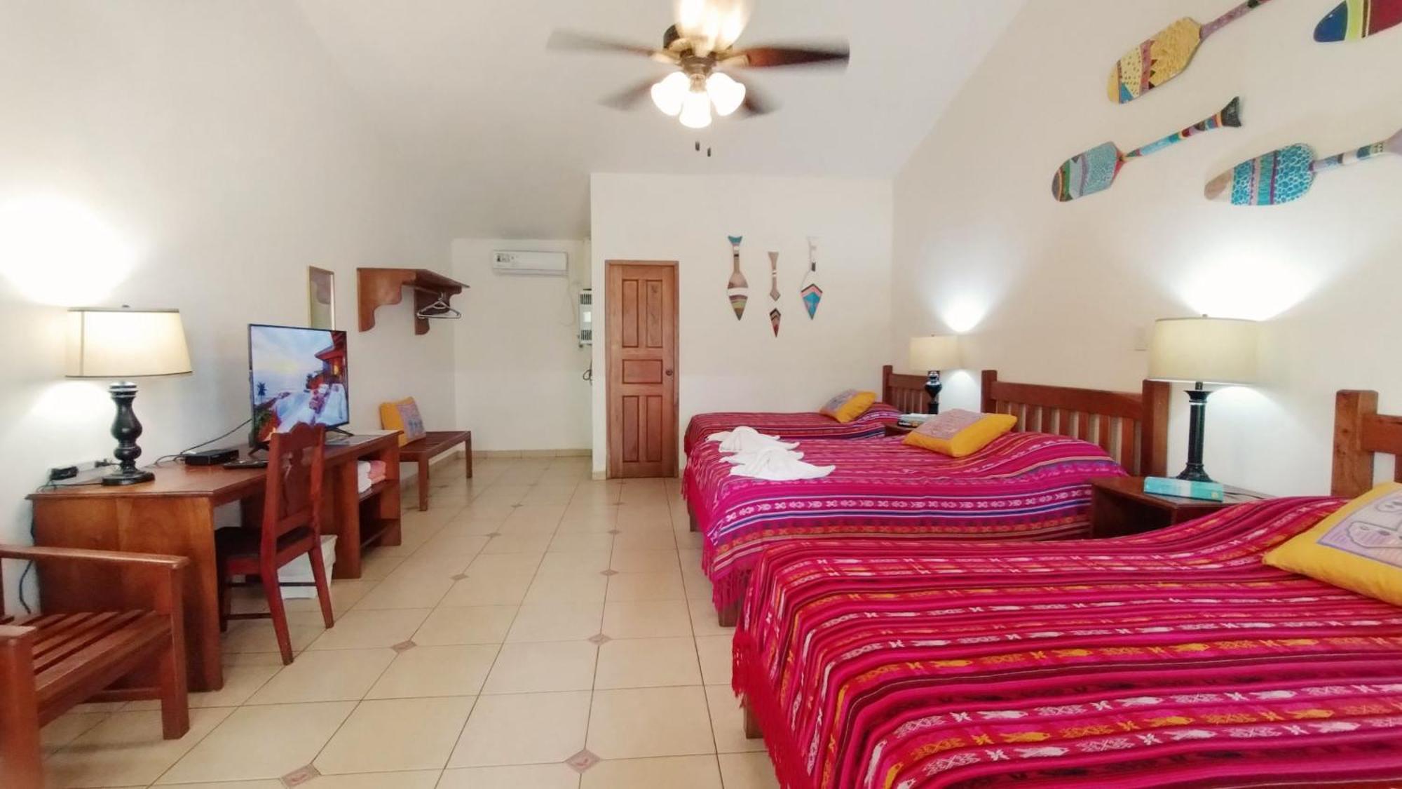 Las Lajas Beach Resort Exteriör bild