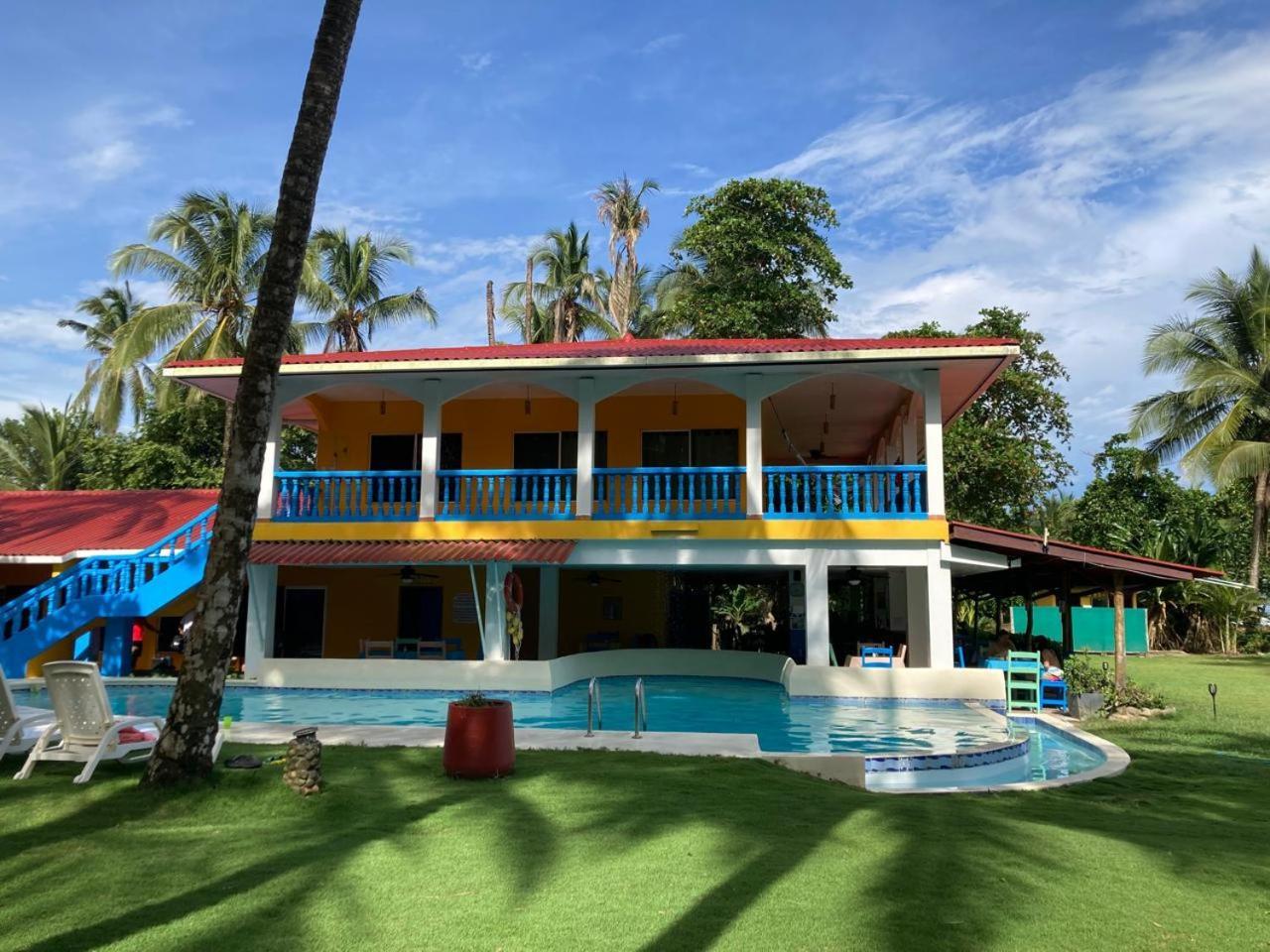 Las Lajas Beach Resort Exteriör bild