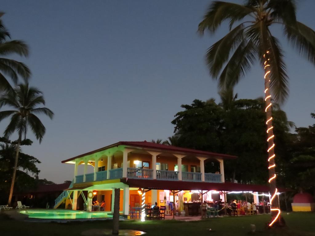 Las Lajas Beach Resort Rum bild